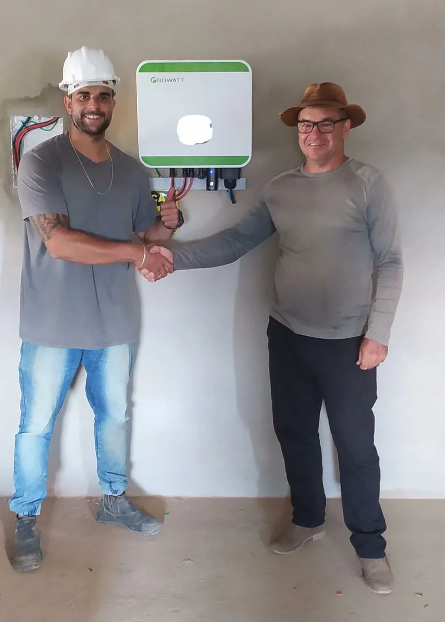 Entrega de sistema solar ao cliente